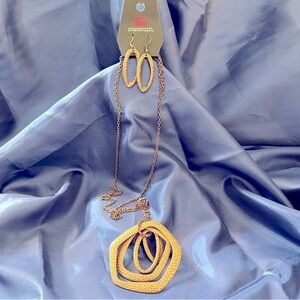 Paparazzi Copper tone necklace with matching earrings